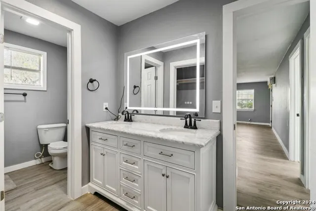 132 RENFRO DR Devine, TX 78016