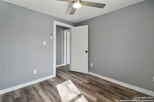 132 RENFRO DR Devine, TX 78016