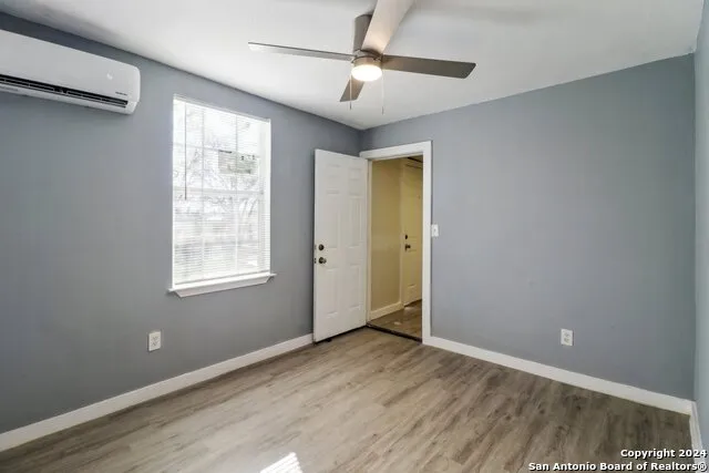 132 RENFRO DR Devine, TX 78016