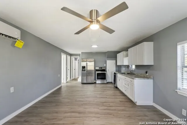 132 RENFRO DR Devine, TX 78016