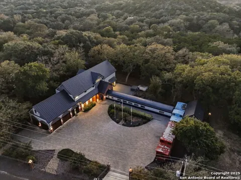 20053 Scenic Loop Rd