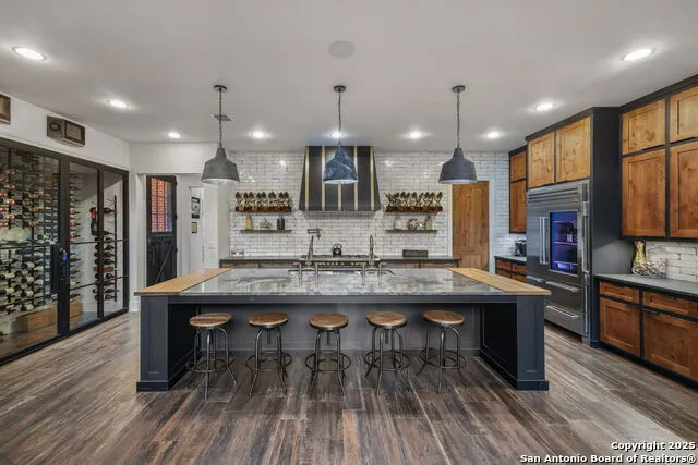 20053 Scenic Loop Rd Helotes, TX 78023