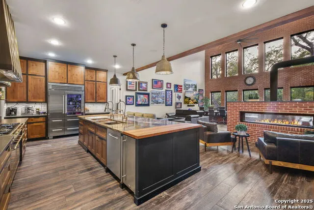 20053 Scenic Loop Rd Helotes, TX 78023