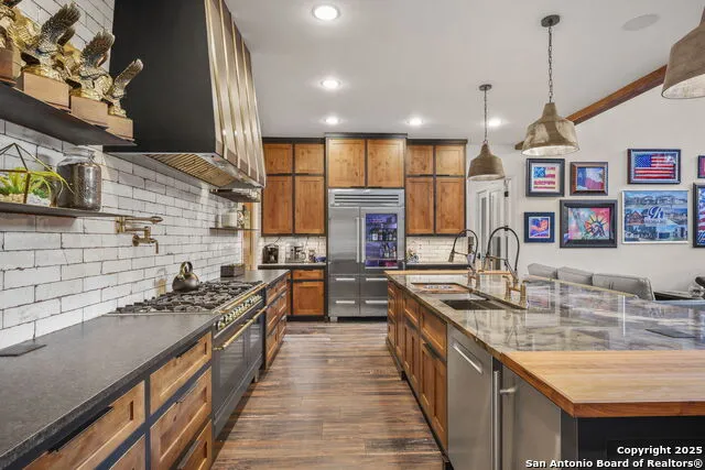 20053 Scenic Loop Rd Helotes, TX 78023