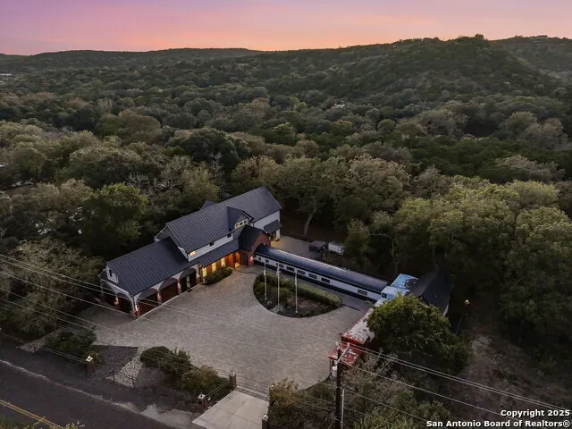 20053 Scenic Loop Rd Helotes, TX 78023