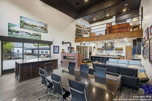 20053 Scenic Loop Rd Helotes, TX 78023