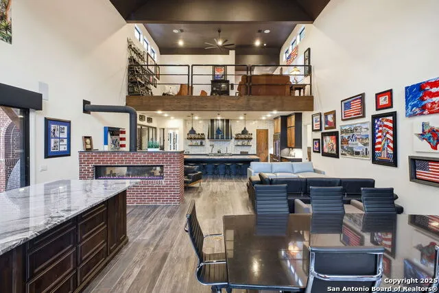 20053 Scenic Loop Rd Helotes, TX 78023