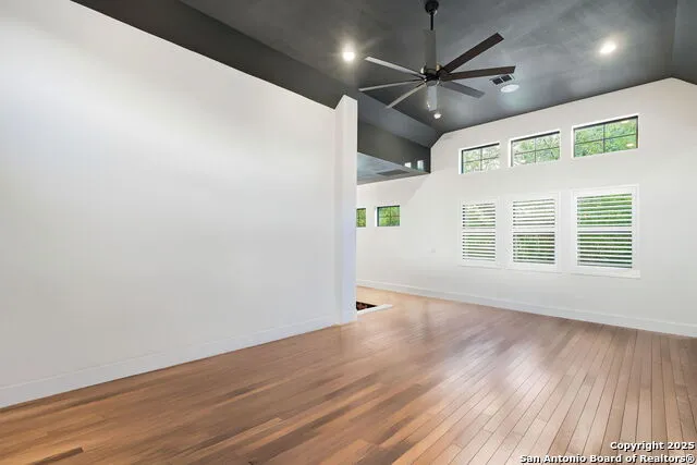 20053 Scenic Loop Rd Helotes, TX 78023