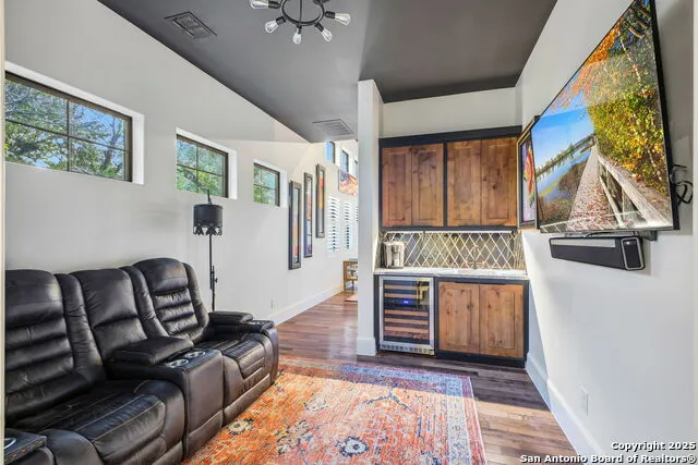 20053 Scenic Loop Rd Helotes, TX 78023
