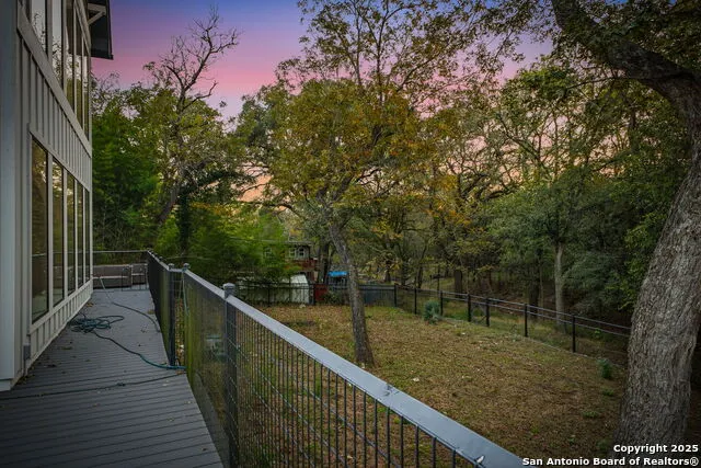 20053 Scenic Loop Rd Helotes, TX 78023