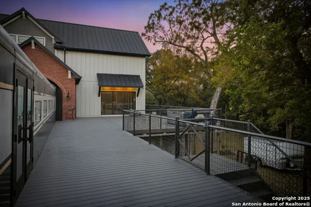 20053 Scenic Loop Rd Helotes, TX 78023