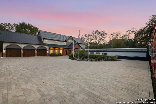 20053 Scenic Loop Rd Helotes, TX 78023
