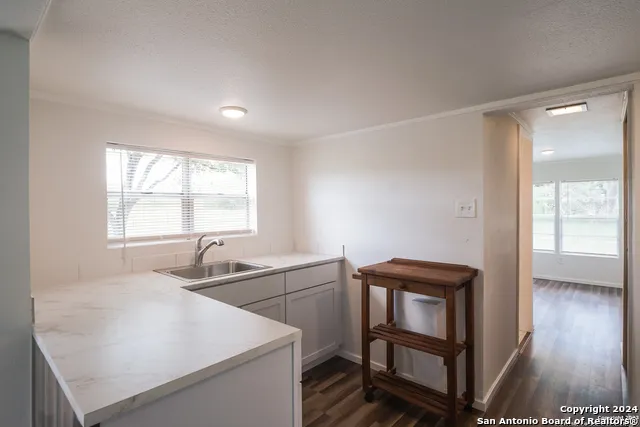 5515 Fm 462 Moore, TX 78057