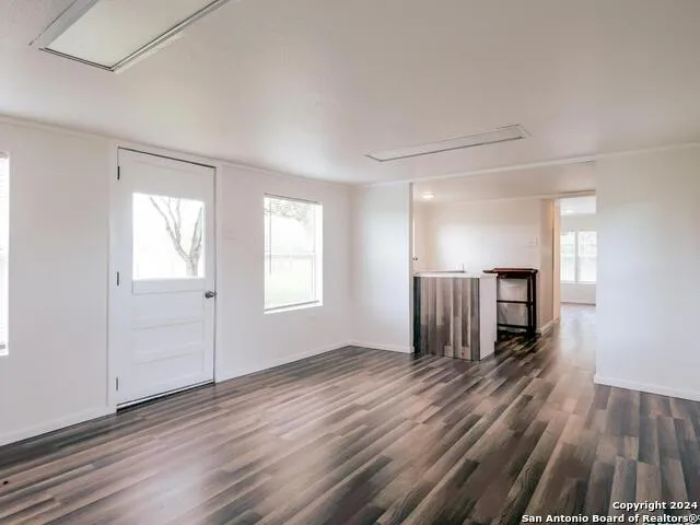 5515 Fm 462 Moore, TX 78057