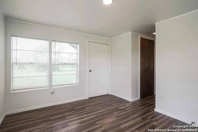 5515 Fm 462 Moore, TX 78057