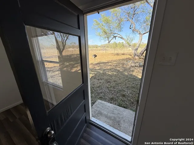 5515 Fm 462 Moore, TX 78057