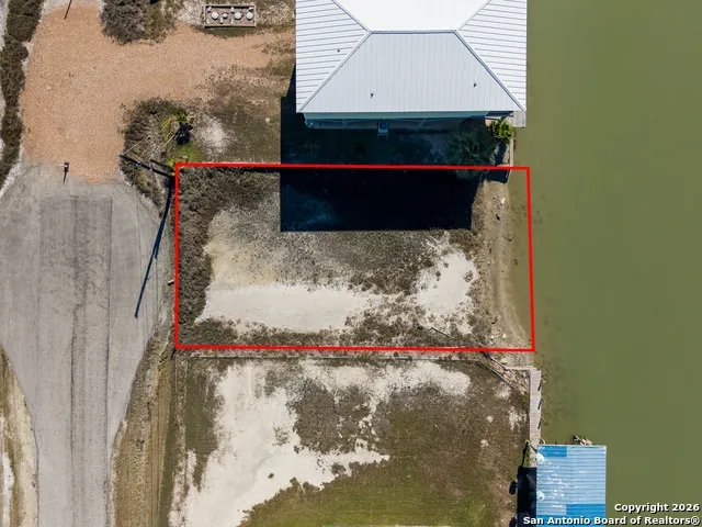153 Starfish Dr Rockport, TX 78382