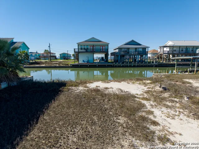 153 Starfish Dr Rockport, TX 78382