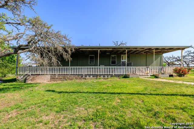 453 Reeves Ln Harper, TX 78631