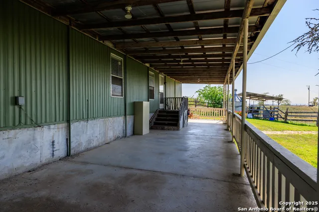 453 Reeves Ln Harper, TX 78631