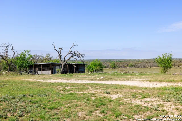 453 Reeves Ln Harper, TX 78631