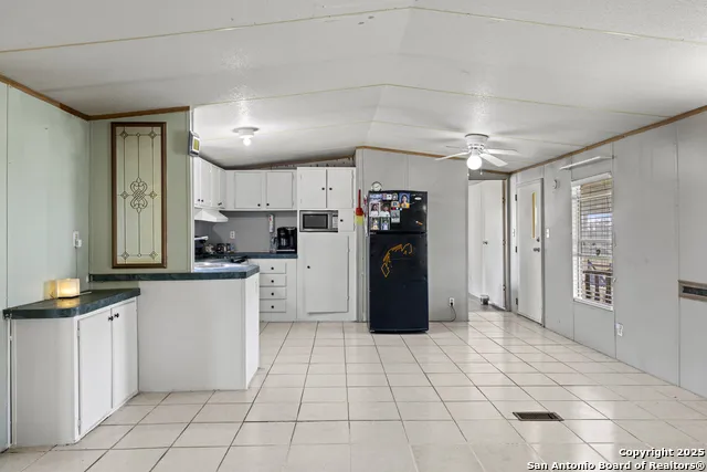 453 Reeves Ln Harper, TX 78631