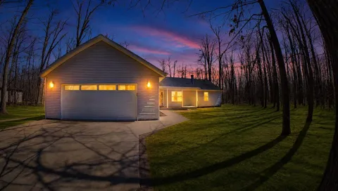 6405 Wolverine Trail