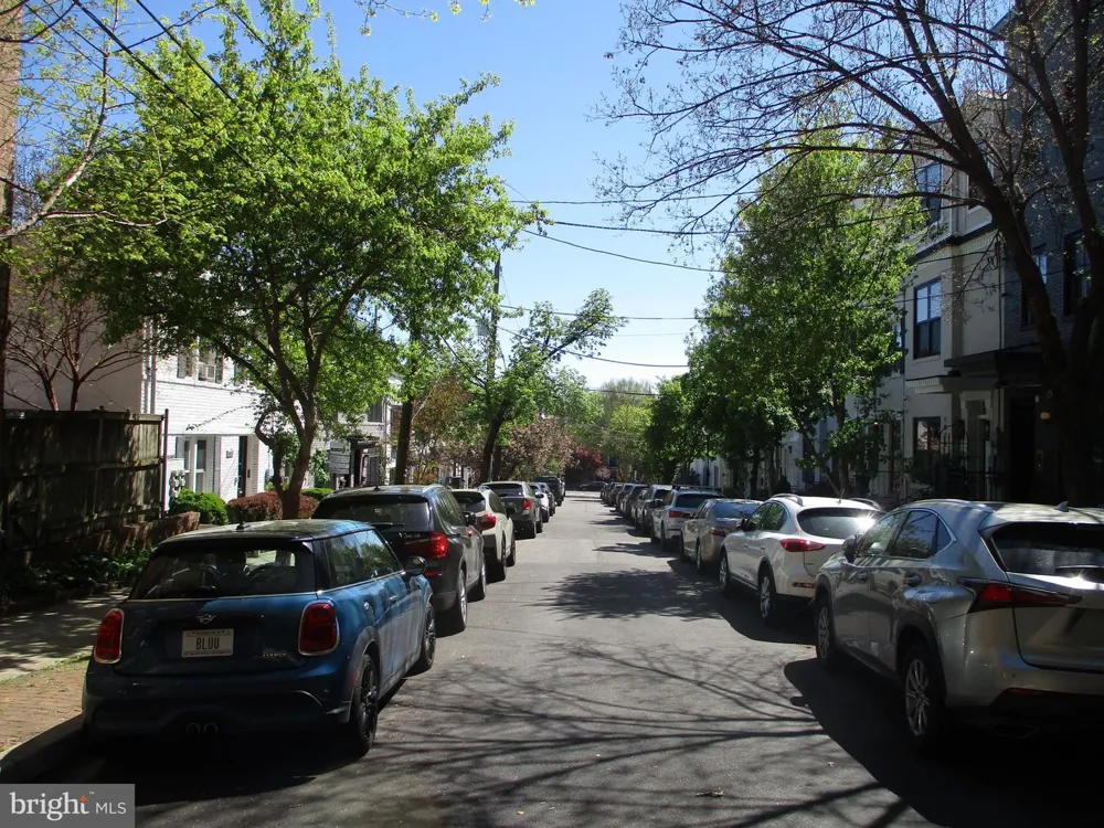 1923 35TH PLACE NW Washington, DC 20007