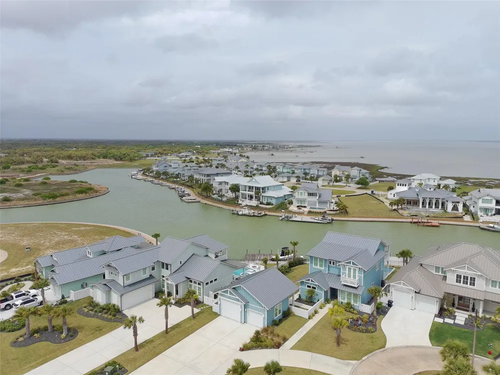 122 Bismarck Lane Rockport, TX 78382
