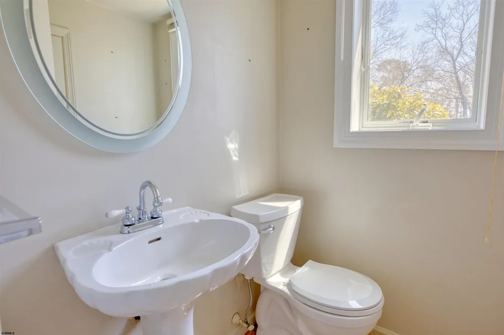 16 Greate Bay Dr Somers Point, NJ 08244