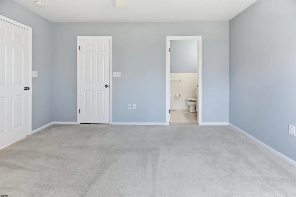 16 Greate Bay Dr Somers Point, NJ 08244