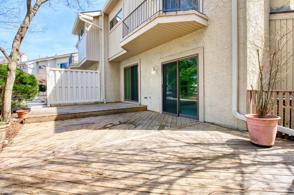 16 Greate Bay Dr Somers Point, NJ 08244