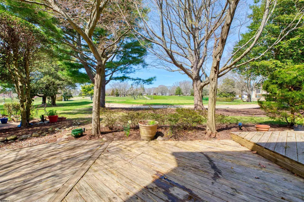 16 Greate Bay Dr Somers Point, NJ 08244