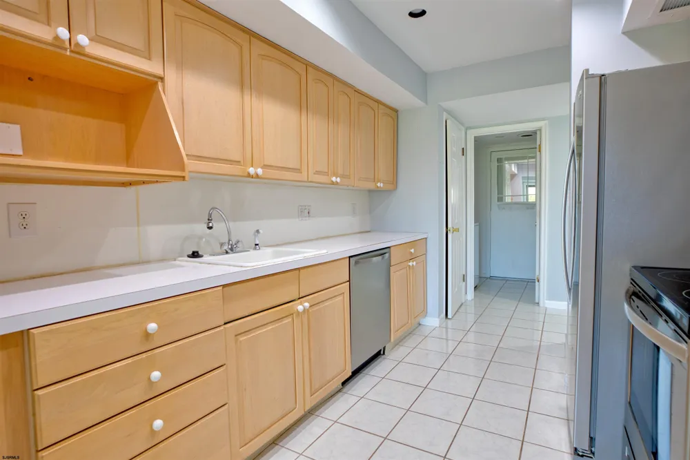 16 Greate Bay Dr Somers Point, NJ 08244