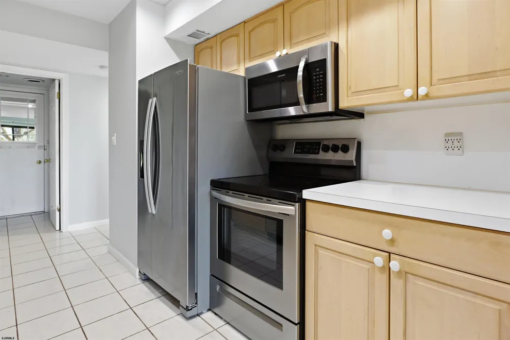 16 Greate Bay Dr Somers Point, NJ 08244