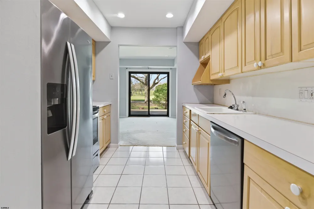 16 Greate Bay Dr Somers Point, NJ 08244
