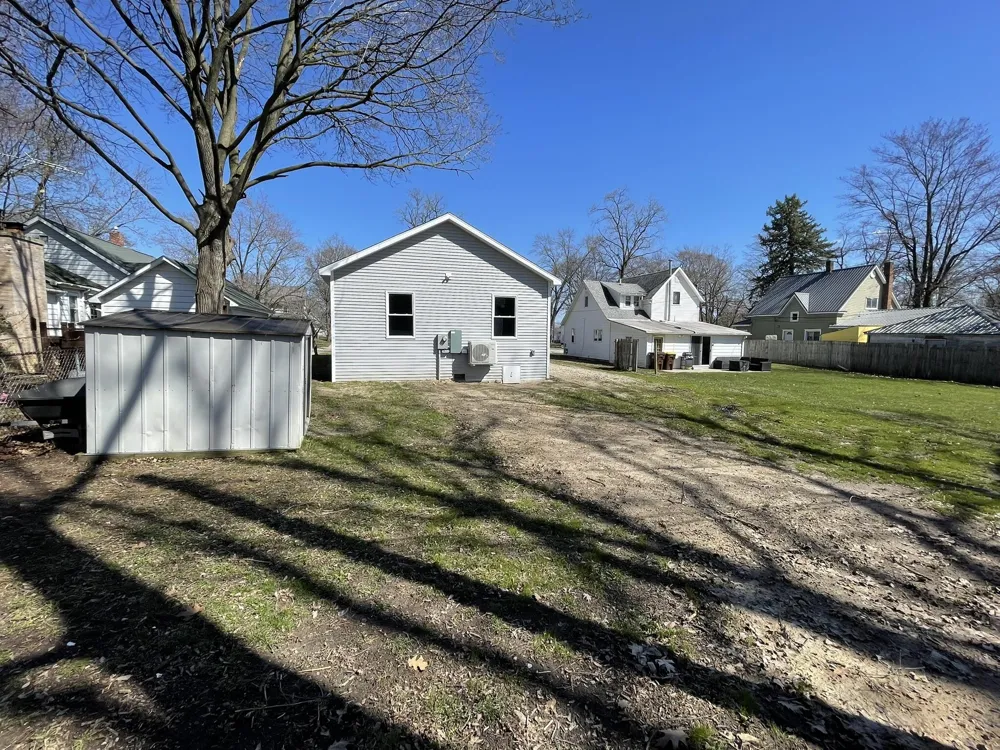 913 Pine Avenue Alma, MI 48801