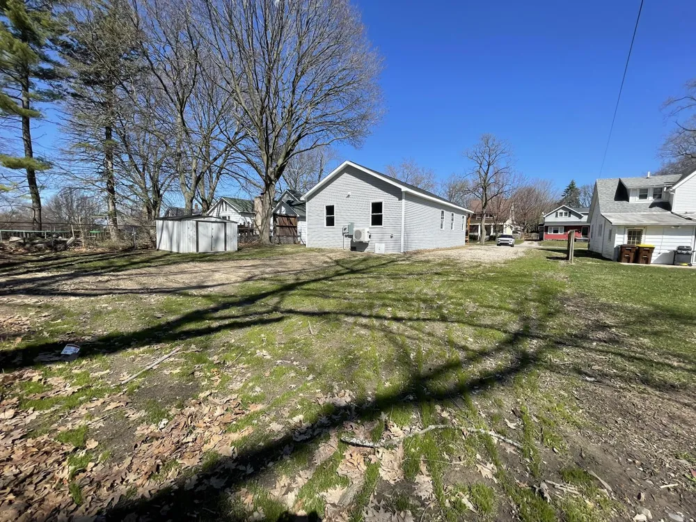 913 Pine Avenue Alma, MI 48801