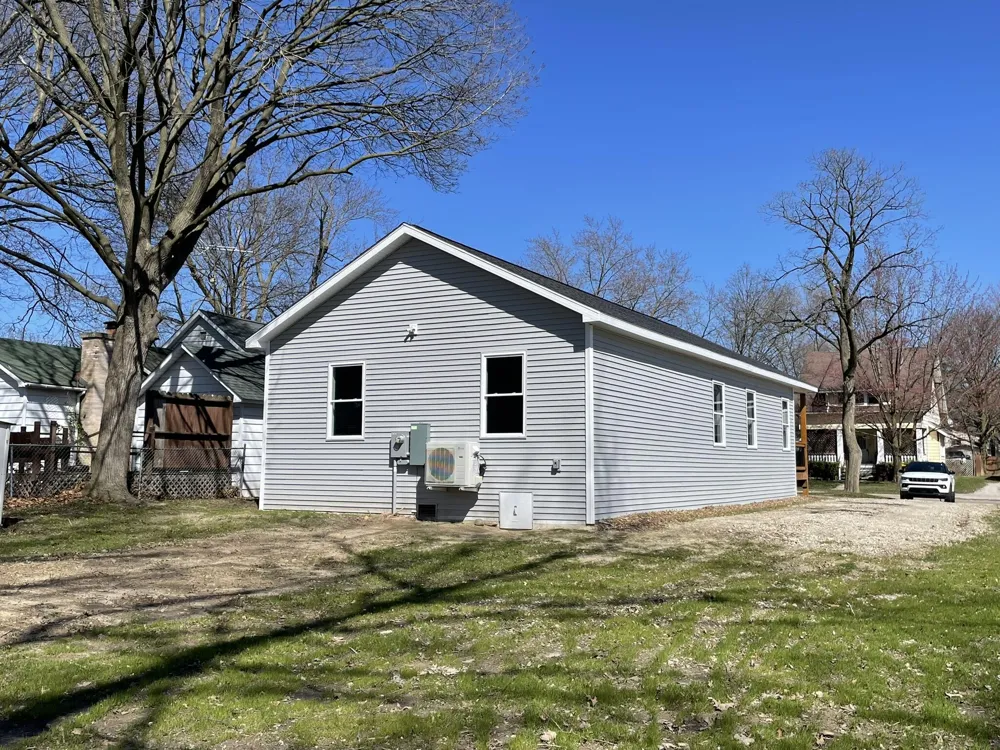 913 Pine Avenue Alma, MI 48801