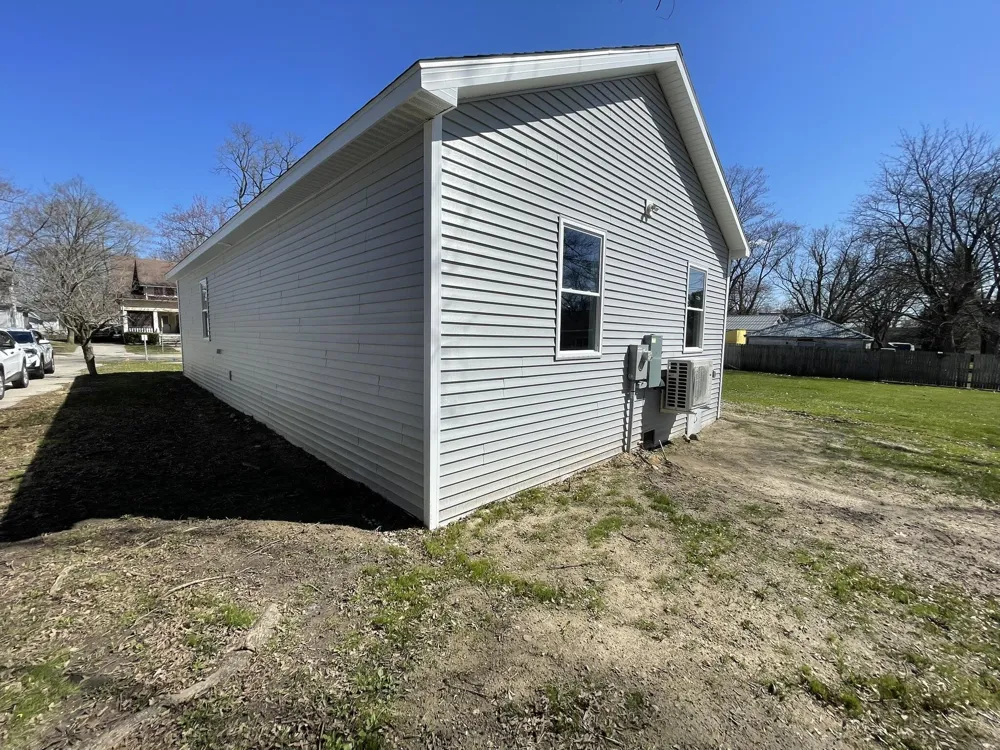 913 Pine Avenue Alma, MI 48801