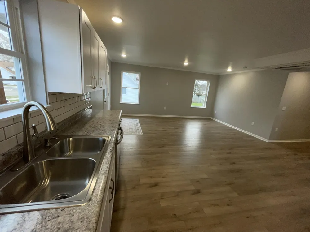 913 Pine Avenue Alma, MI 48801