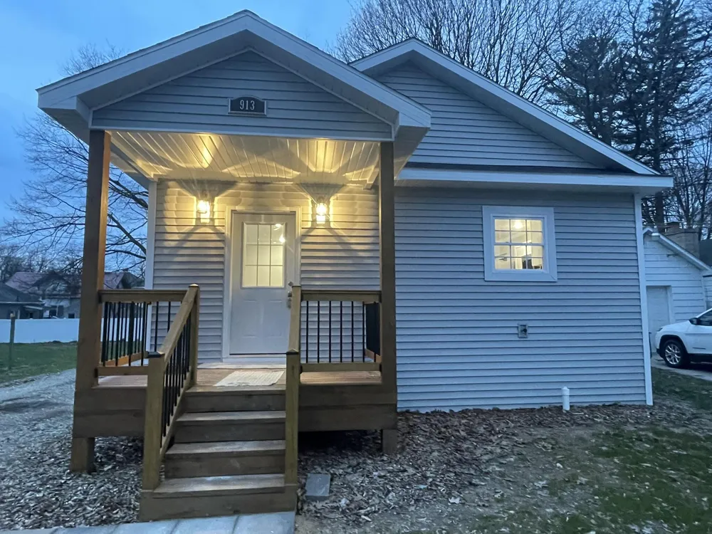 913 Pine Avenue Alma, MI 48801