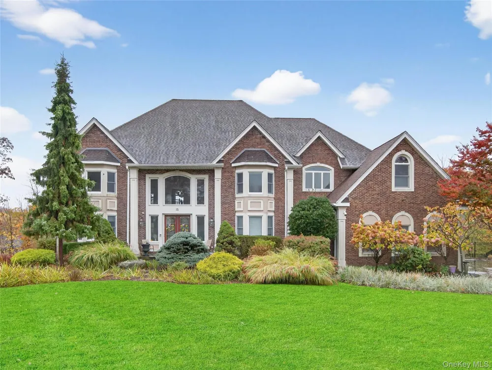 15 Beaver Pond Court Stony Point, NY 10980