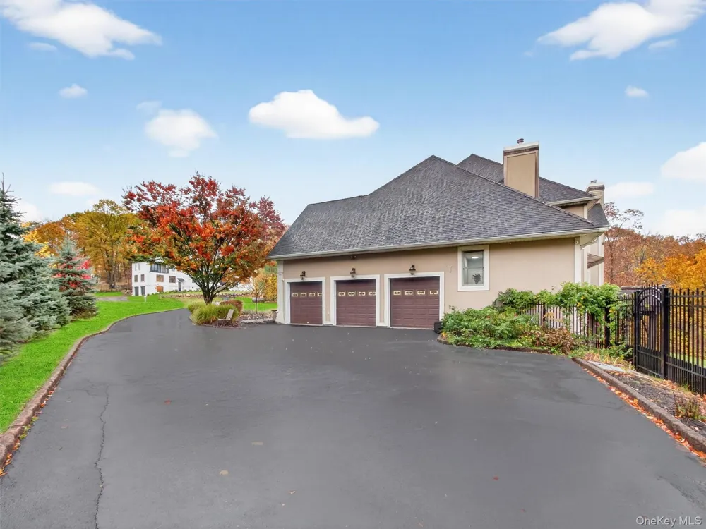 15 Beaver Pond Court Stony Point, NY 10980