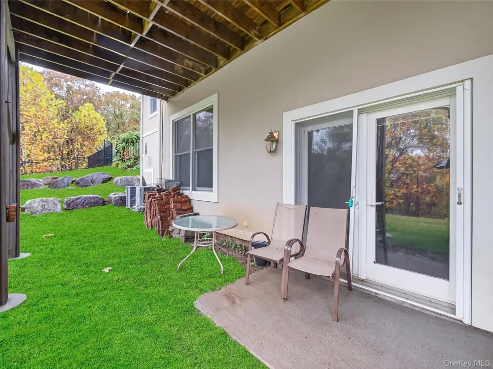 15 Beaver Pond Court Stony Point, NY 10980