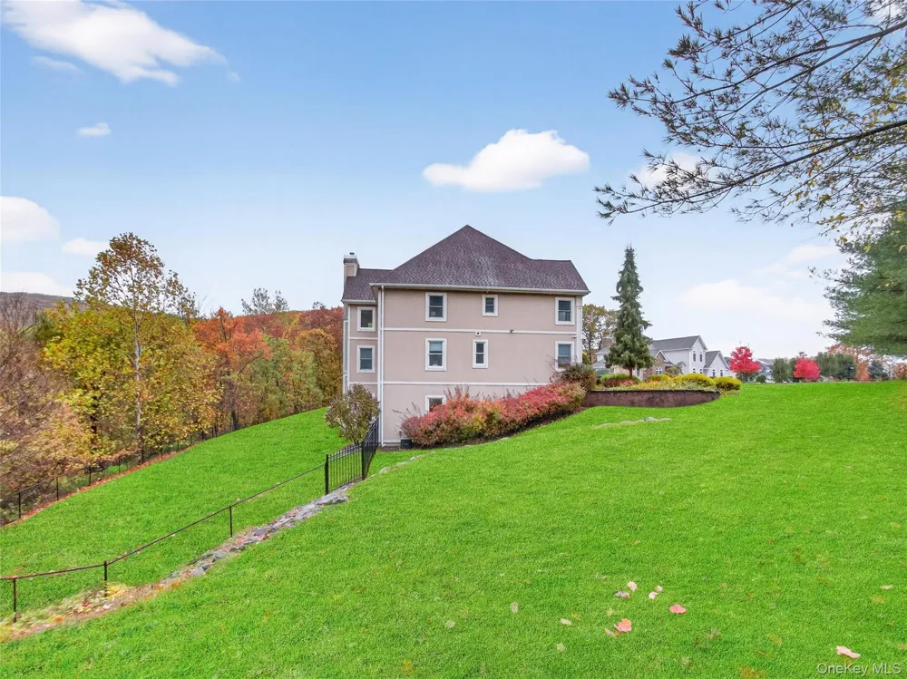 15 Beaver Pond Court Stony Point, NY 10980