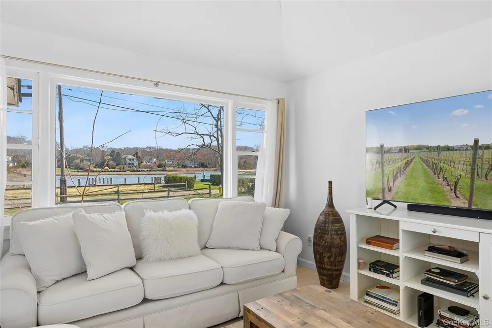 21 E Shore Drive Southampton, NY 11968