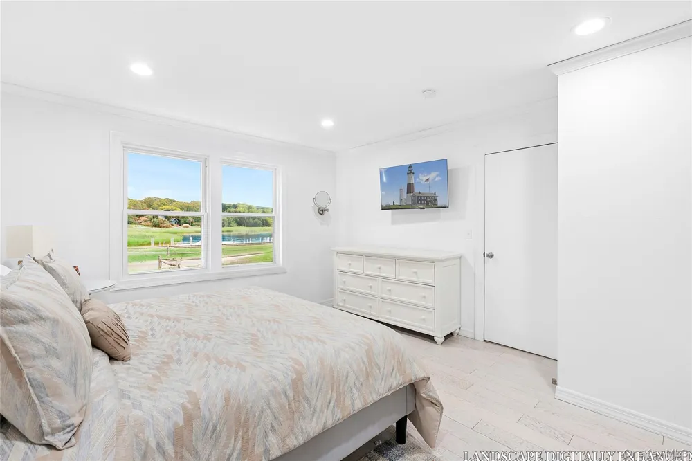 21 E Shore Drive Southampton, NY 11968