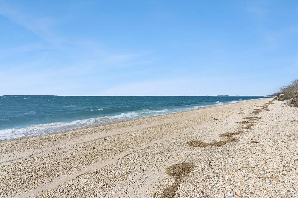 21 E Shore Drive Southampton, NY 11968