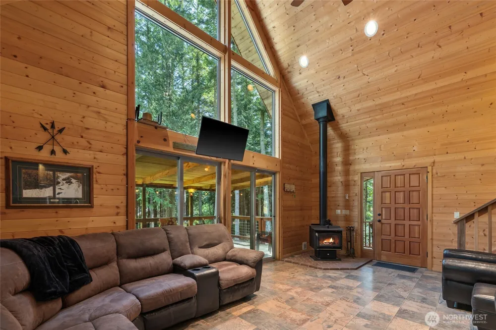205 Makah Street Center Island, WA 98221